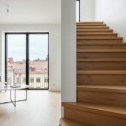 Golvlack för trappor och golv: En komplett guide och jämförelse 2026