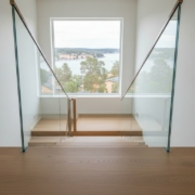 Trappsteg i ek: Din kompletta guide för trapprenovering 2026