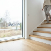 Trapprenovering Upplands-Bro: Förnya din trappa med massiv ek (2026)