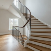 Renovera trappa med respekt för husets stil: En komplett guide 2026 – Hero Image Renovera trappa med respekt för husets stil: En komplett guide 2026