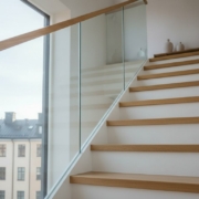 Trapprenovering: Ge din trappa nytt liv med massiv ek (Komplett guide 2026)